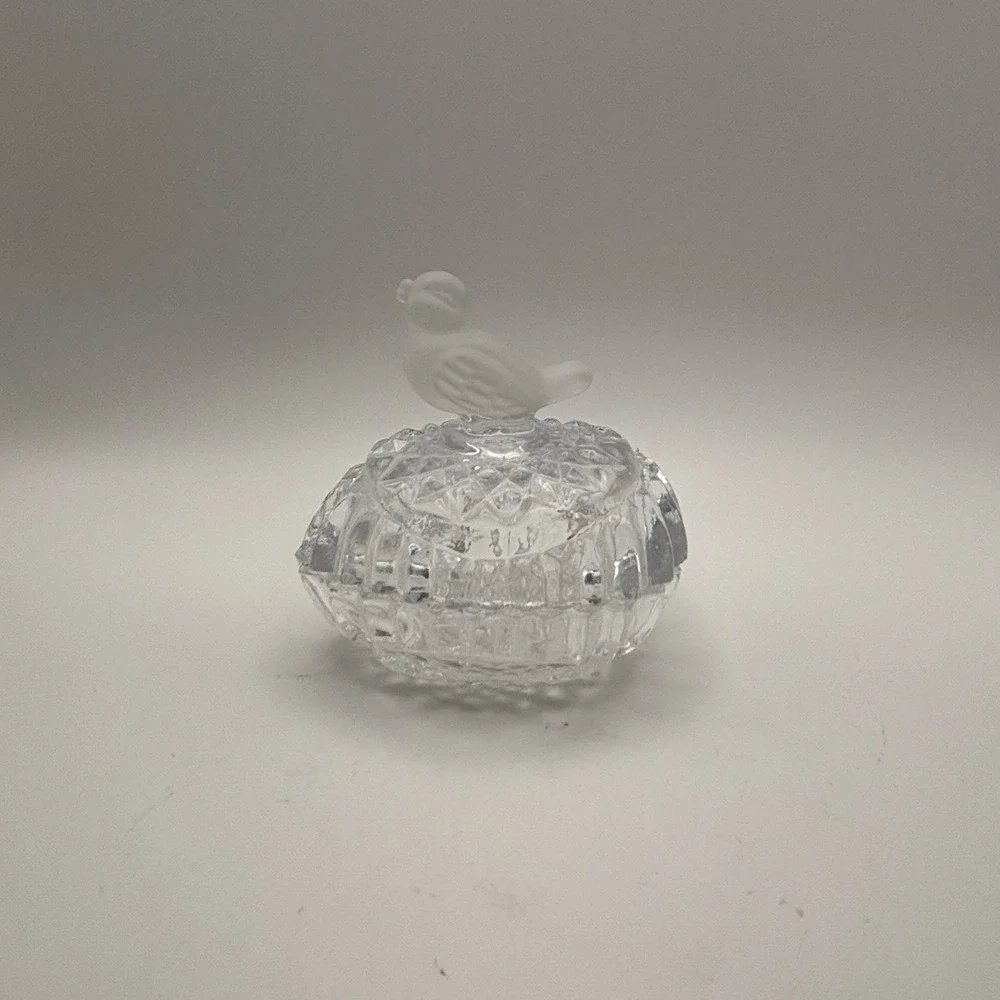 Hofbauer Byrdes‎ Crystal Egg Trinket Box With Satin Galas Bird On Lid